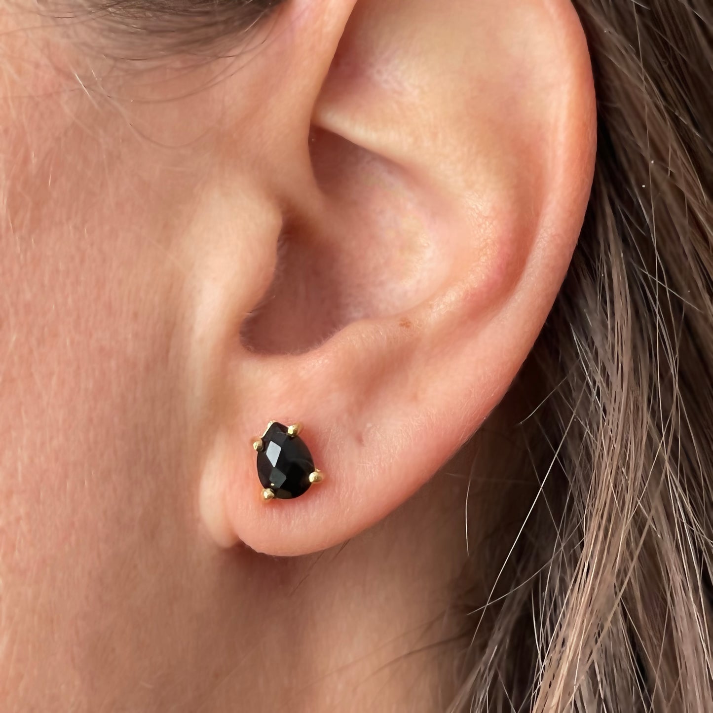 Black Onyx Studs Gold