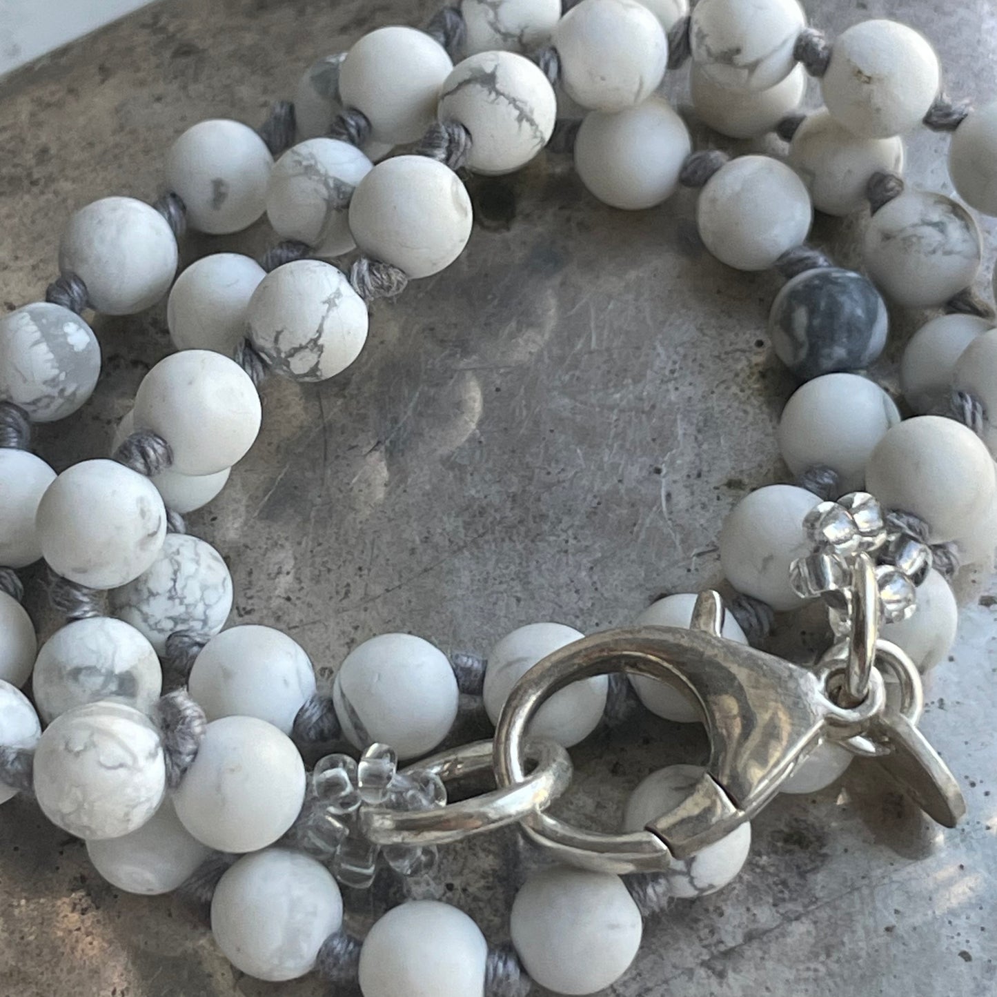 Howlite Short