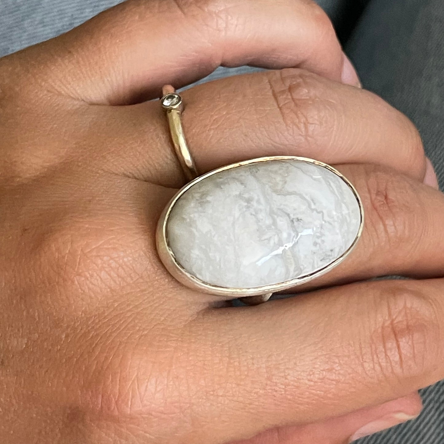 Howlite Oval XL