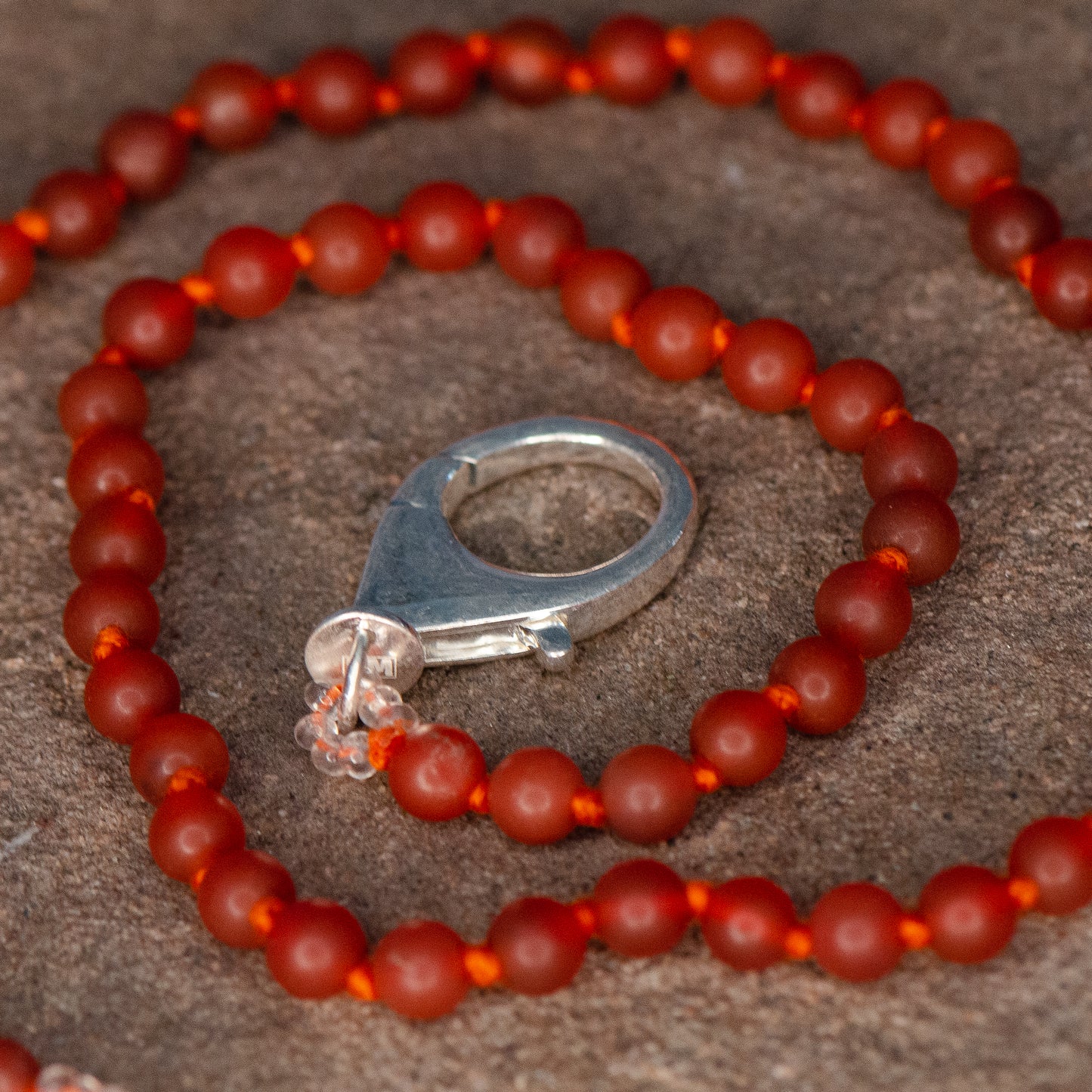Red Onyx Medium + Clasp