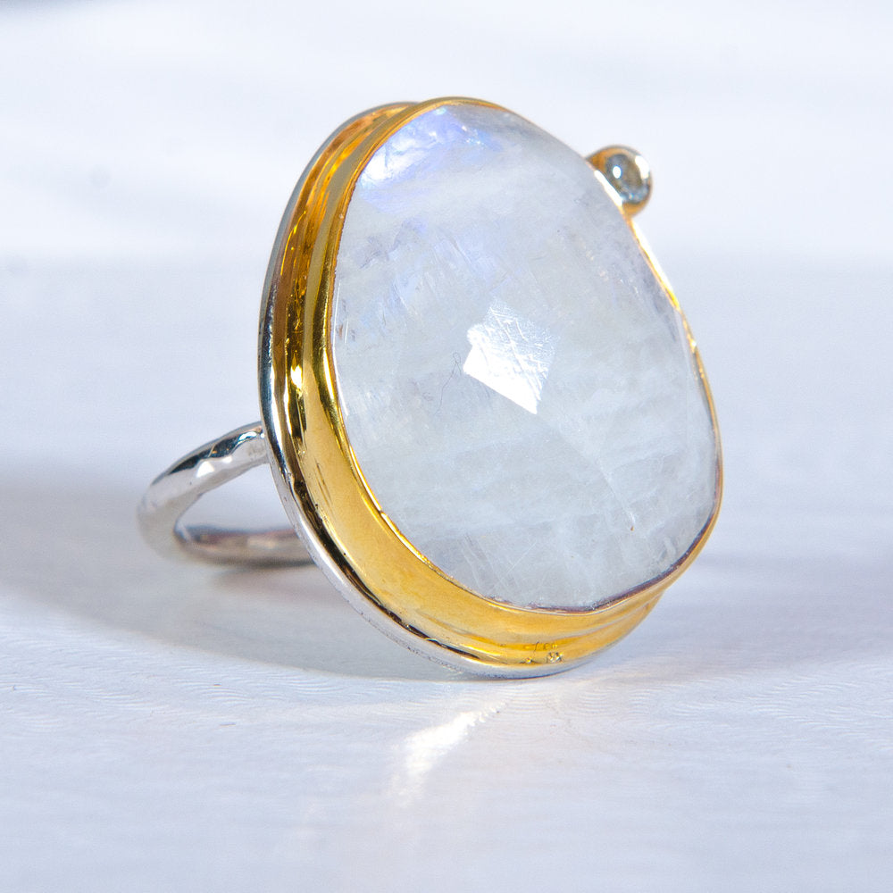 Rainbow Moonstone + White Topaz Classic