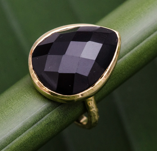 Eight Facts on Black Onyx