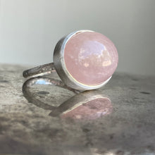 Load image into Gallery viewer, Morganite Oval Maxi