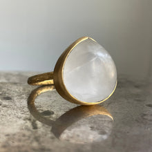 Load image into Gallery viewer, Clear Quartz Classic